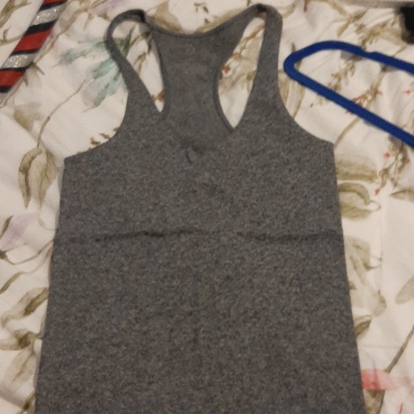 Gray tank - Picture 1 of 1